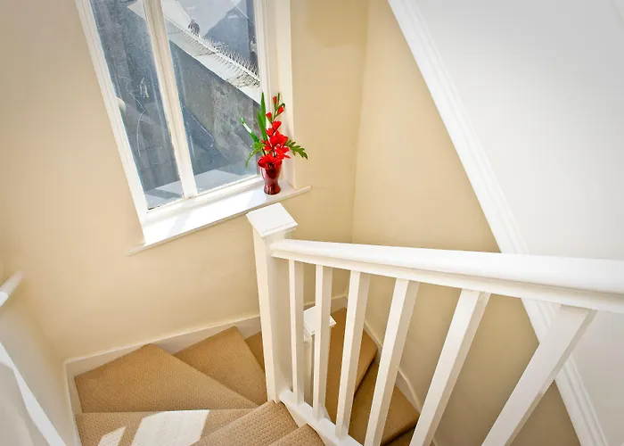 Leigh House Hotel London