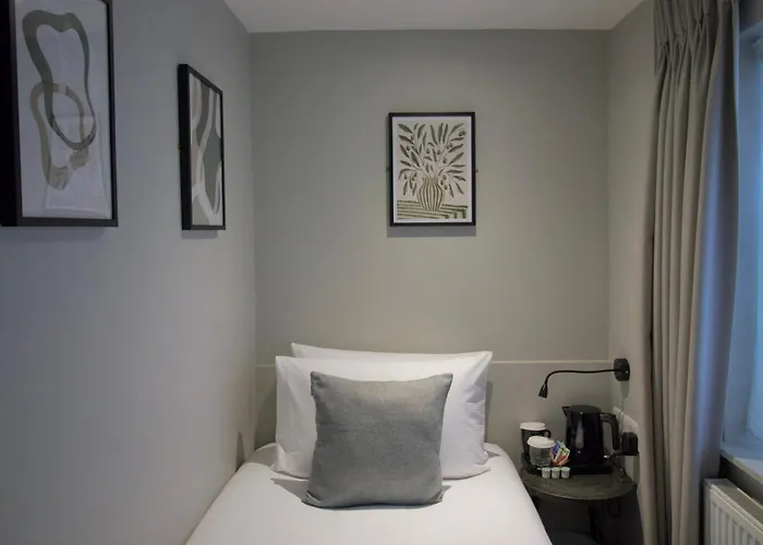 Howard Winchester Hotel London